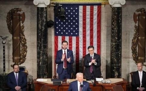 比特币波动加剧，贝莱德持仓破3%创纪录