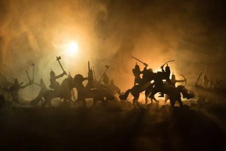 CEX链上转型加速：比特币波动下平台博弈新局