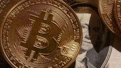 交易所买币放交易所安全吗？2025年十大正规平台对比分析