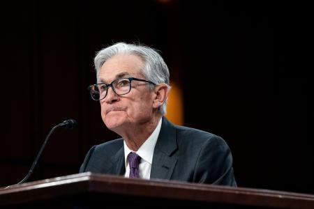 鲍威尔暗示7月降息可能性未排除，关税影响成关键变量