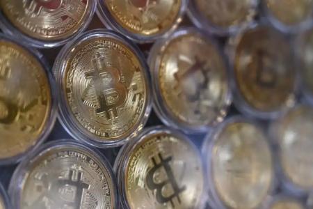 比特币冲破12万3千美元后回调，上市公司集体囤币成新趋势