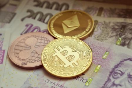 三大加密法案通过，比特币突破12万，市场迎来新纪元