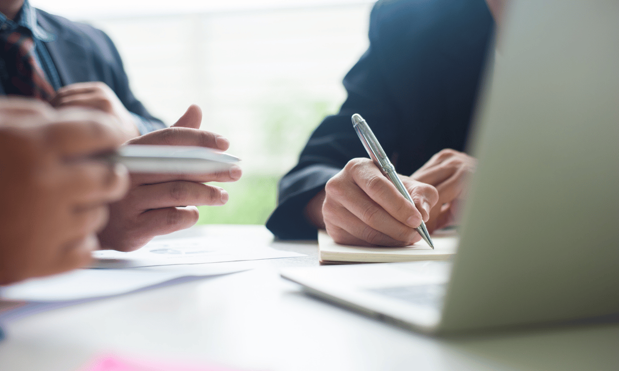 山寨币暴跌预警：专家分歧加剧，市场趋势如何把握？