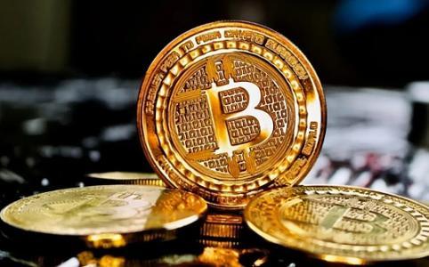 比特币突破11.7万美金！以太坊逼近4000美元，山寨币集体爆发