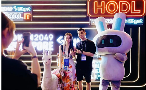 新加坡加密大会扩容至25000人，比特币突破14万美元