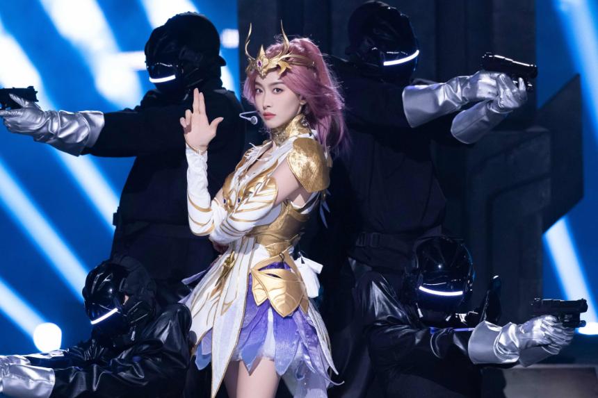 一场秀，233个热搜，《和平精英》又给行业上了一课