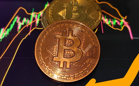 比特币企业融资策略：为何‘永不抛售’反成风险