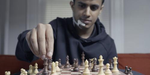 AlterEgo推出无声语音可穿戴设备，开启非侵入式人机交互新纪元