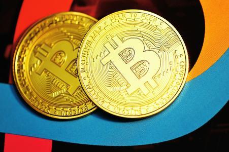 华尔街预计机构比特币配置将激增，ETF成关键推手