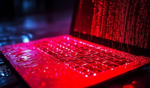 89岁老人遭银行诈骗被骗1.9万美元 警方警示警惕新型骗局