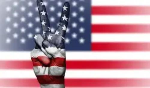 美国2025年Q2 GDP增长3.8%创两年新高，消费支出成核心驱动力