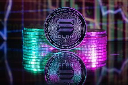 Hashdex ETF扩容纳XRP/SOL，Solana跌破200美元引关注