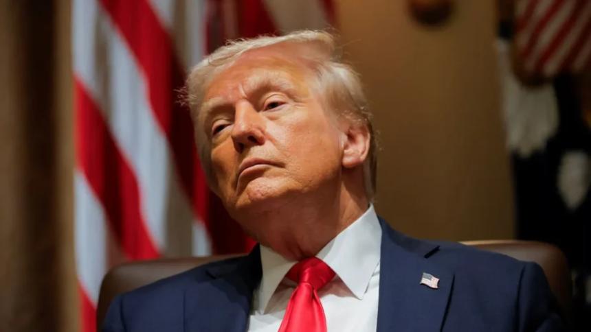 特朗普威胁联邦政府停摆，恐将解雇官员