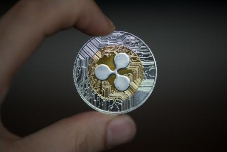 XRP鲸鱼活动异常引担忧：交易所供应激增或预示抛售风险