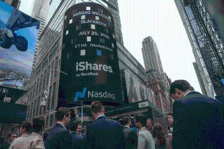 贝莱德IBIT ETF年收入超2.4亿美元，逼近千亿美元里程碑