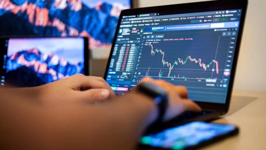 华尔街股市新高背后：隐藏的脆弱性引发担忧