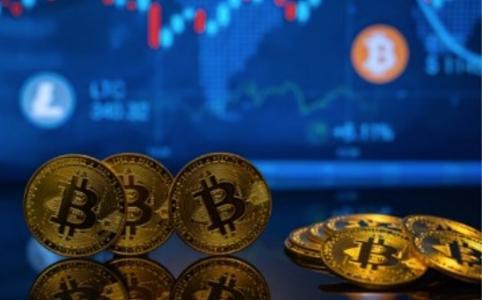 比特币波动引爆200亿清算潮 币安宕机暴露中心化风险