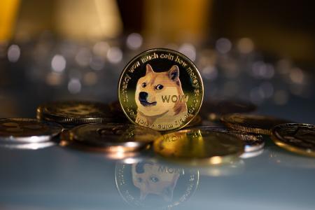 DOGE强势反弹逼近0.21美元，分析师预测200%涨幅潜力