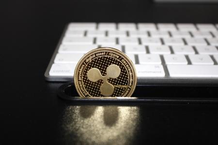 XRP暴跌11%至3个月低点，但ETF预期或成反弹催化剂