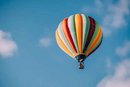 国投白银LOF暂停申购后溢价超40% 资金博弈升温