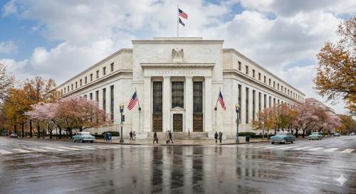 美联储1月会议释放降息信号：经济稳健扩张，两票反对促市场关注