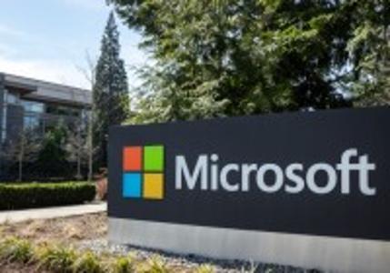 微软财报超预期却暴跌7%：AI泡沫破裂前兆？