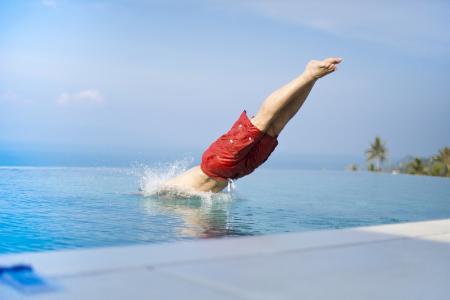 英伟达降温AI投资预期引发全球市场震荡 黄金白银暴跌超6%