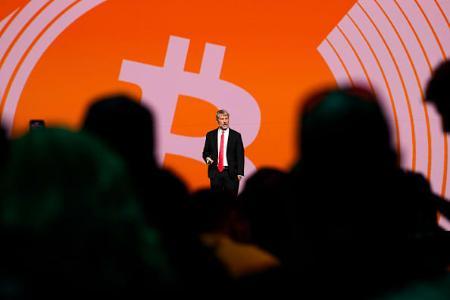 比特币跌破76,052美元均购价引发市场震荡