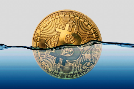 比特币身份危机：为何它在通胀与紧缩中同时暴跌？