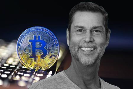 比特币崩盘中的长期主义：每一次恐慌都是加仓良机