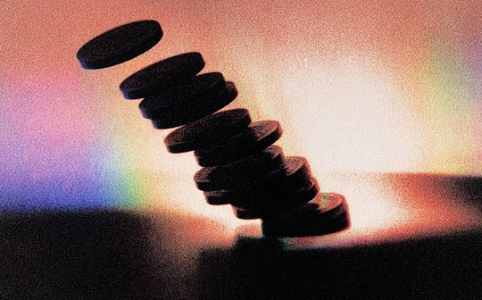 散户撤离加密市场：资金转向股票与主题ETF，比特币波动率优势消退