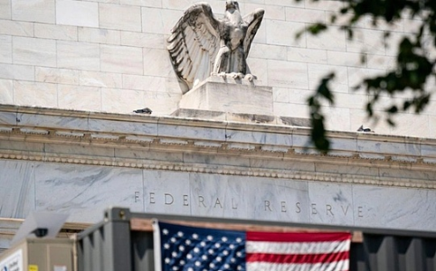 油价飙升推高通胀预期 美联储降息推迟至9月