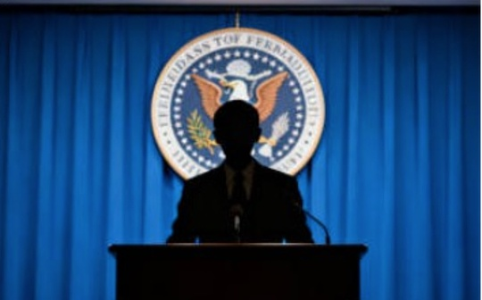 鲍威尔警告通胀预期失控风险：美联储将如何应对能源冲击？