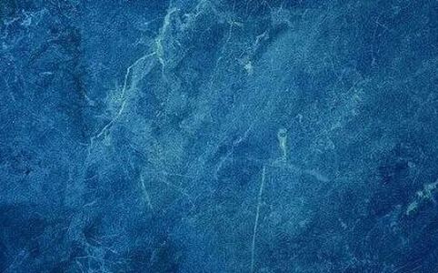 霍尔木兹海峡封锁推高油价，美联储加息概率飙升至30%以上